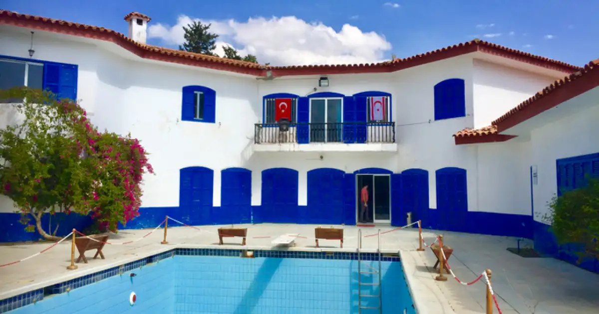 19. Mavi Köşk (Çamlıbel)